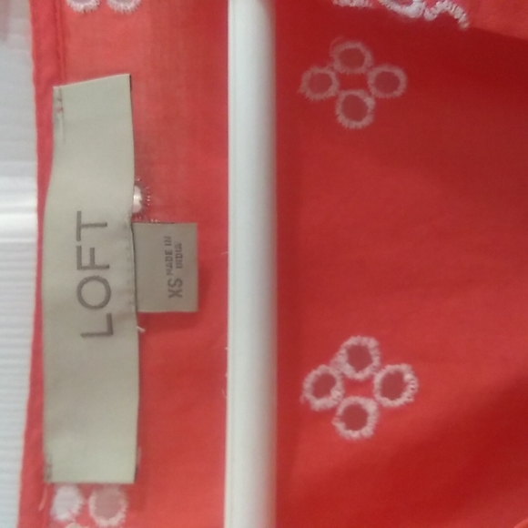 LOFT Coral Flutter Sleeve V-Neck Top, Size XS - Picture 2 of 4